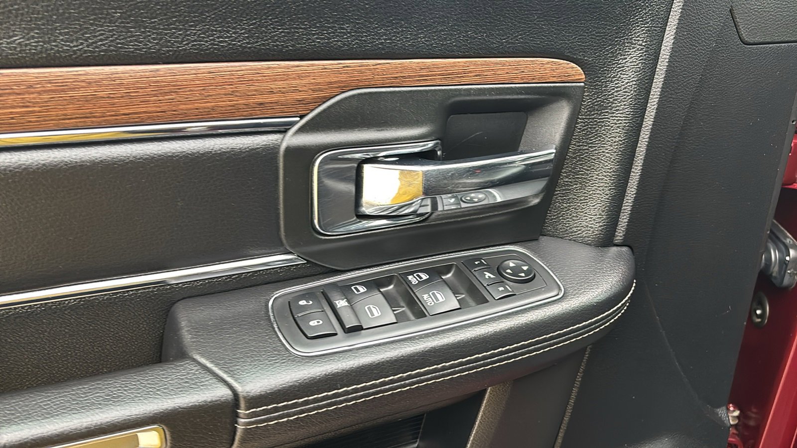 Used 2018 RAM 2500 Laramie w/ Sport Appearance Group image 26