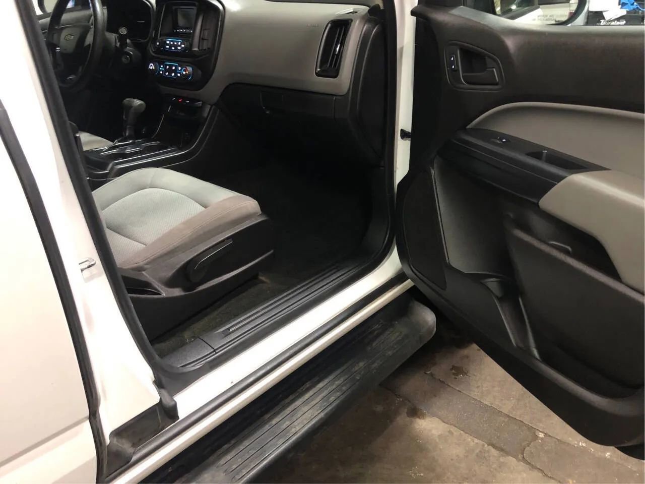 Used 2016 Chevrolet Colorado W/T image 8