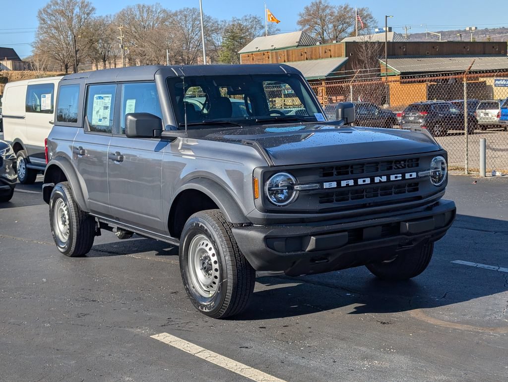 Used 2025 Ford Bronco 4-Door AWD/4WD image 3