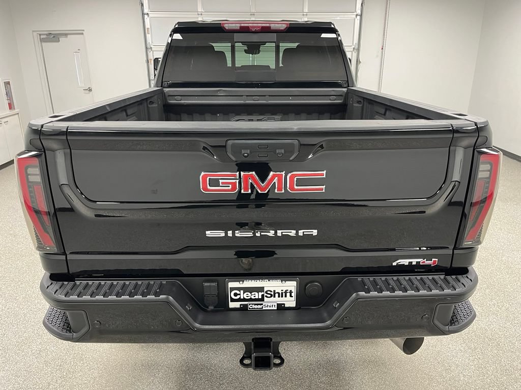 Used 2024 GMC Sierra 3500 AT4 w/ Technology Package AWD/4WD image 8
