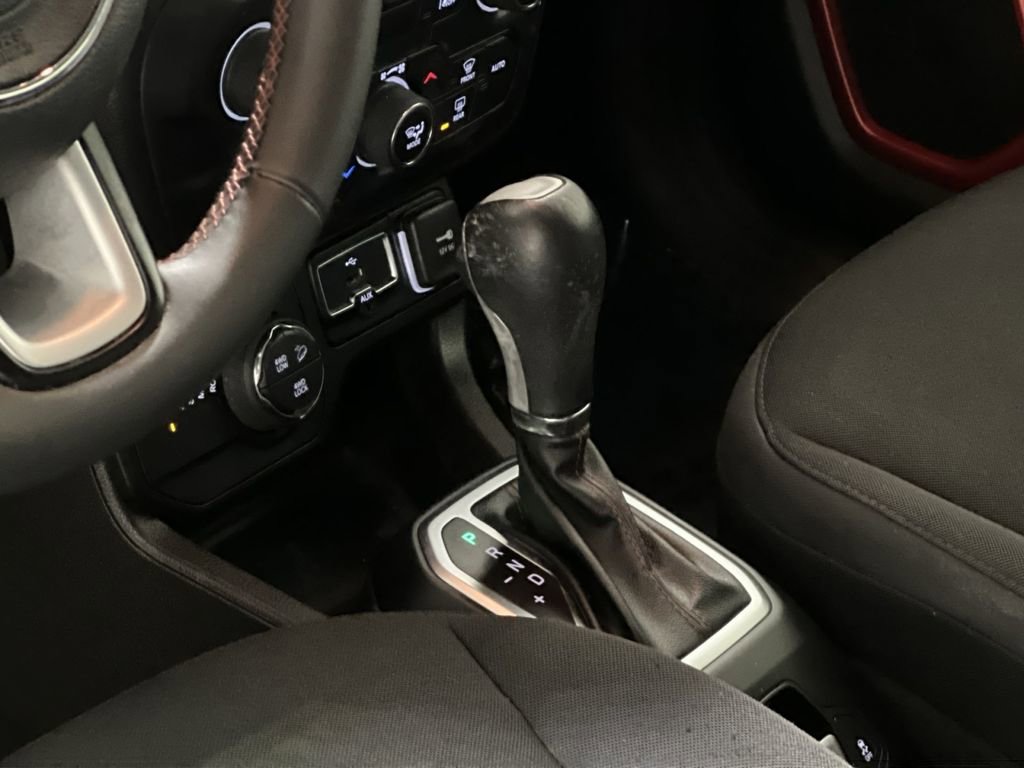 Used 2023 Jeep Renegade Trailhawk AWD/4WD image 20