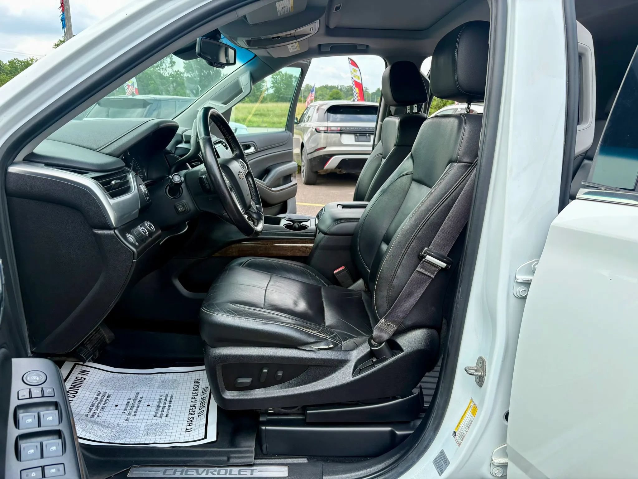Used 2015 Chevrolet Tahoe LT w/ Luxury Package AWD/4WD image 17