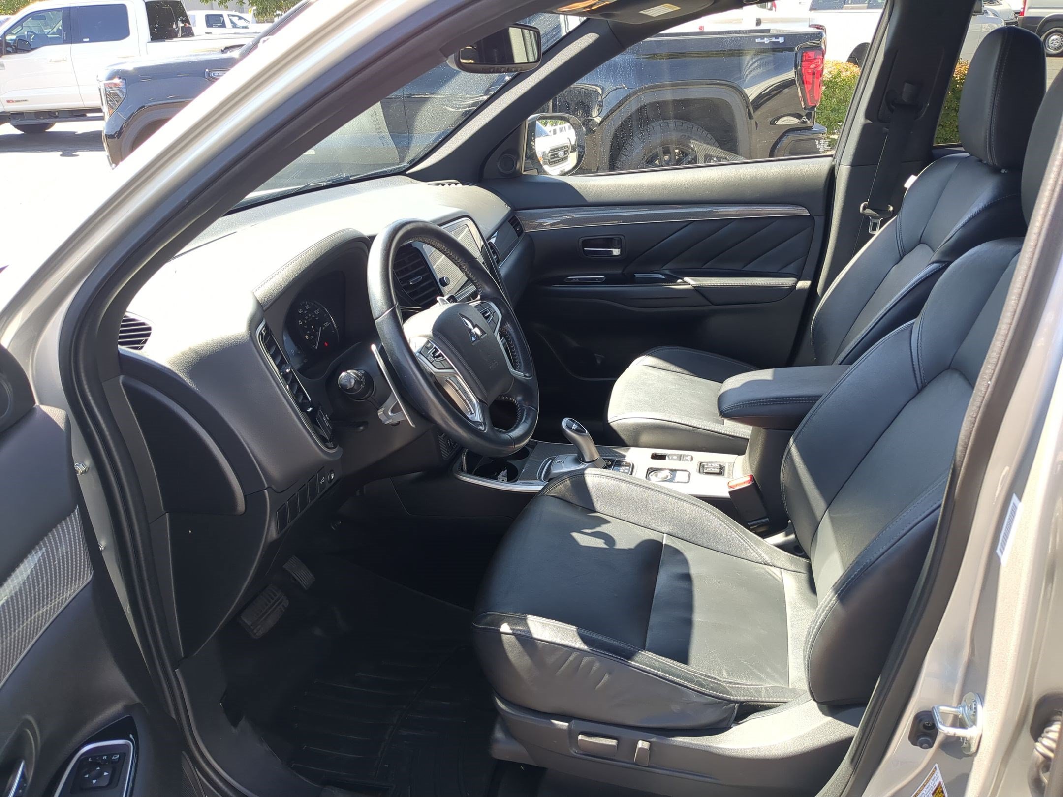 Used 2019 Mitsubishi Outlander SEL AWD/4WD image 17