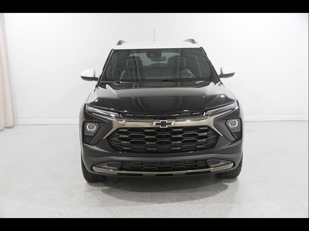 Used 2025 Chevrolet TrailBlazer ACTIV w/ Driver Confidence Package AWD/4WD image 2