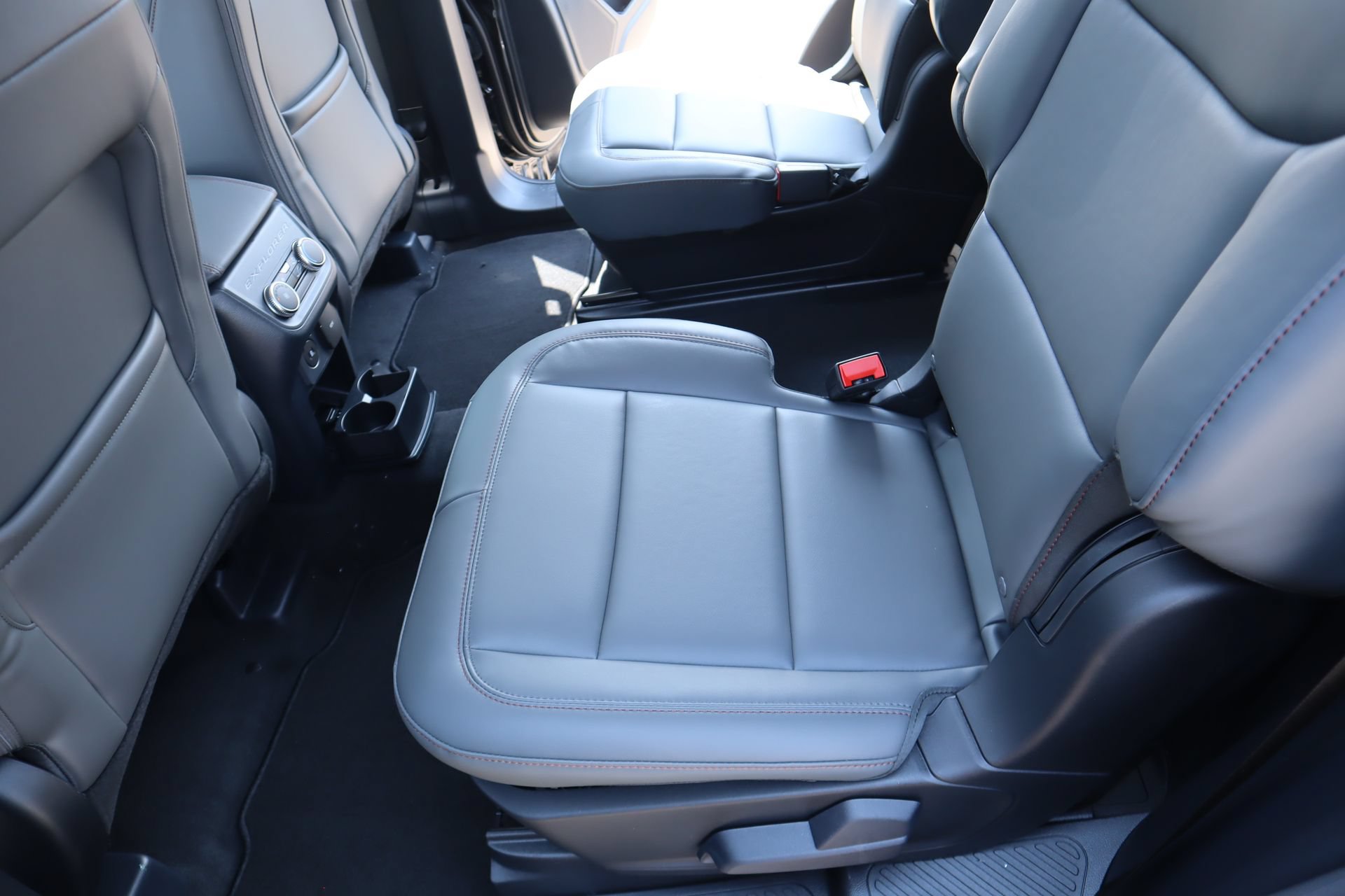 New 2026 Ford Explorer Active w/ Active Comfort Package AWD/4WD image 13