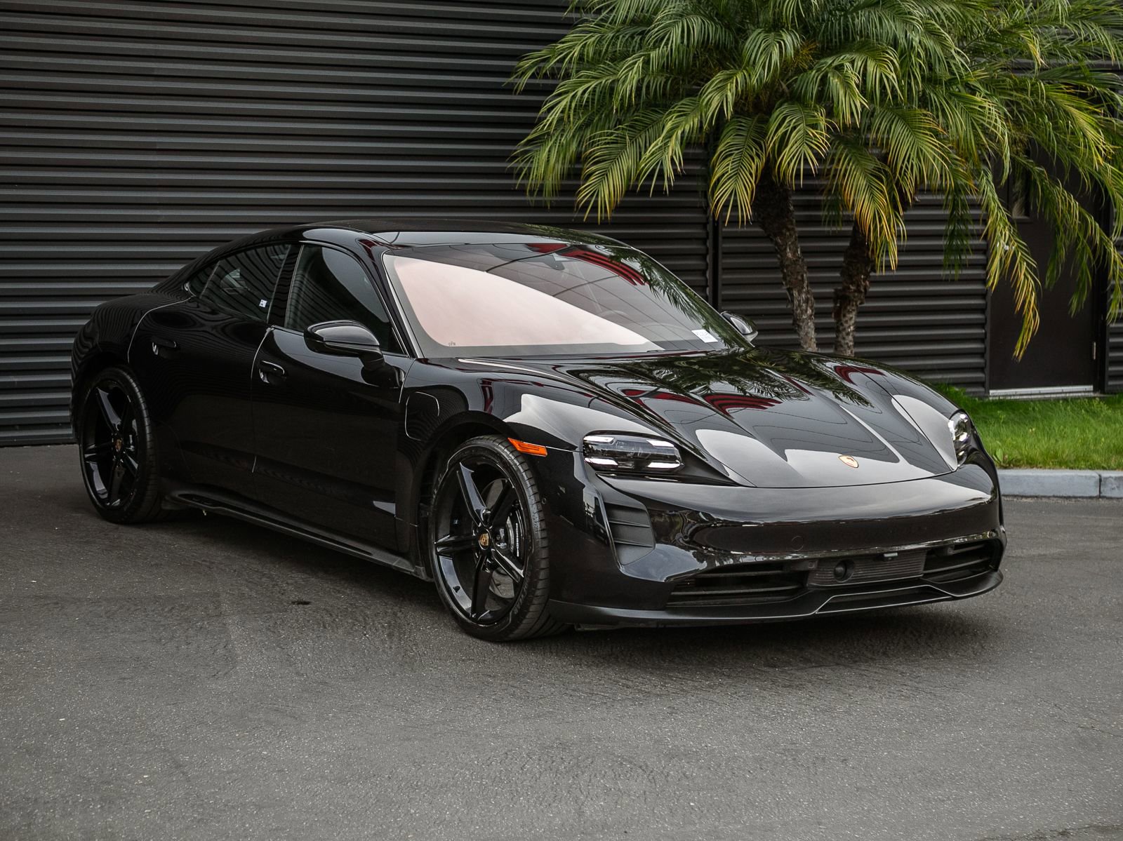 Certified 2023 Porsche Taycan GTS image 6