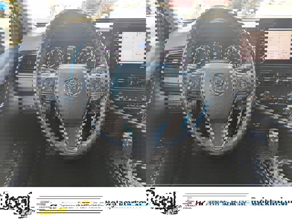 Used 2021 Toyota Camry SE image 12