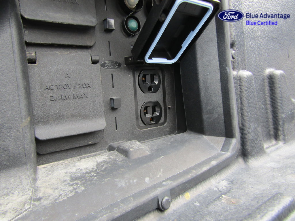 Certified 2022 Ford F150 Platinum w/ Equipment Group 701A High AWD/4WD image 11