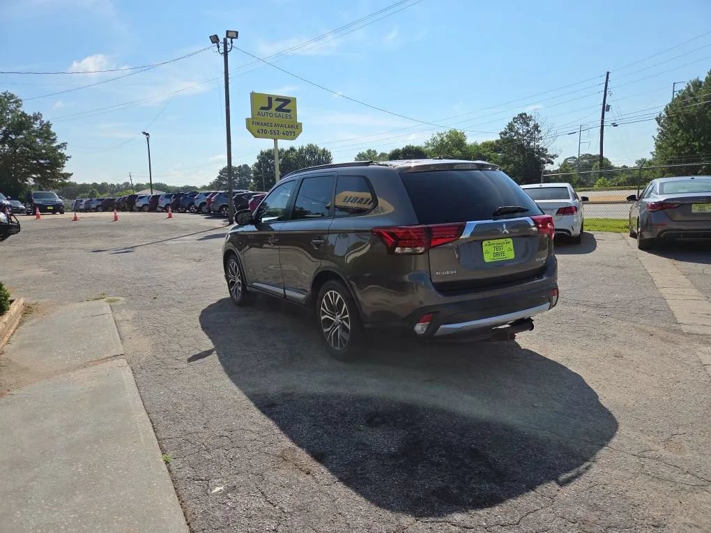 Used 2016 Mitsubishi Outlander SEL FWD image 8