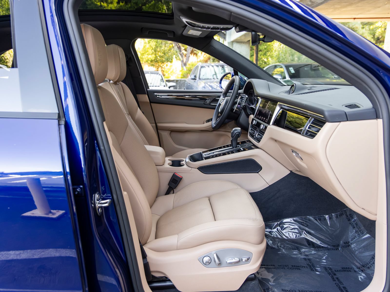 Certified 2026 Porsche Macan AWD/4WD image 66
