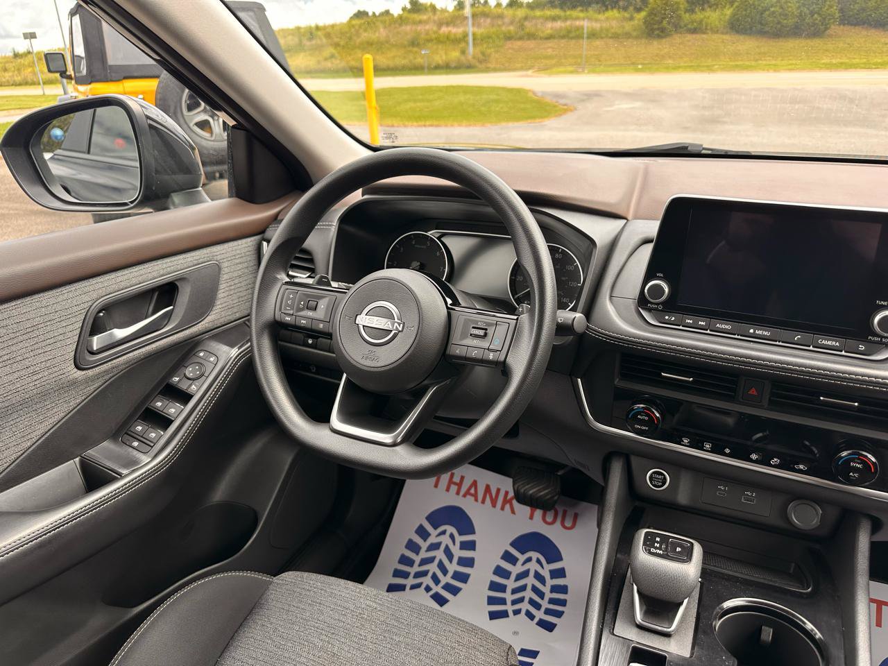 Used 2023 Nissan Rogue SV FWD image 25