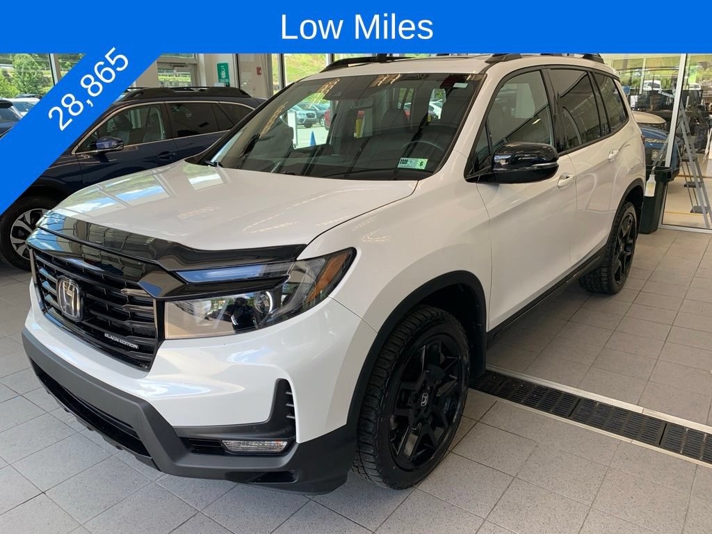 Used 2024 Honda Passport Black Edition image 2