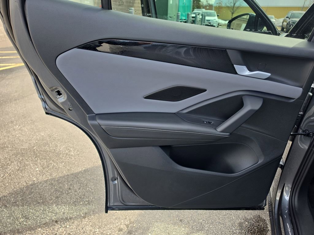 New 2026 Volkswagen Tiguan SE R-Line AWD/4WD image 14