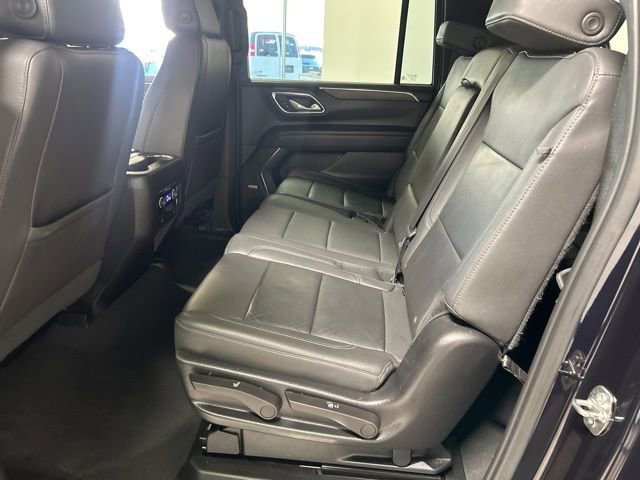 Used 2023 Chevrolet Suburban LT image 13