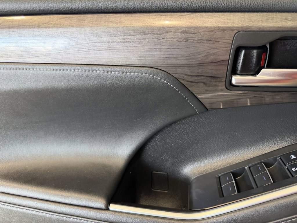 Used 2022 Toyota Highlander Limited image 28