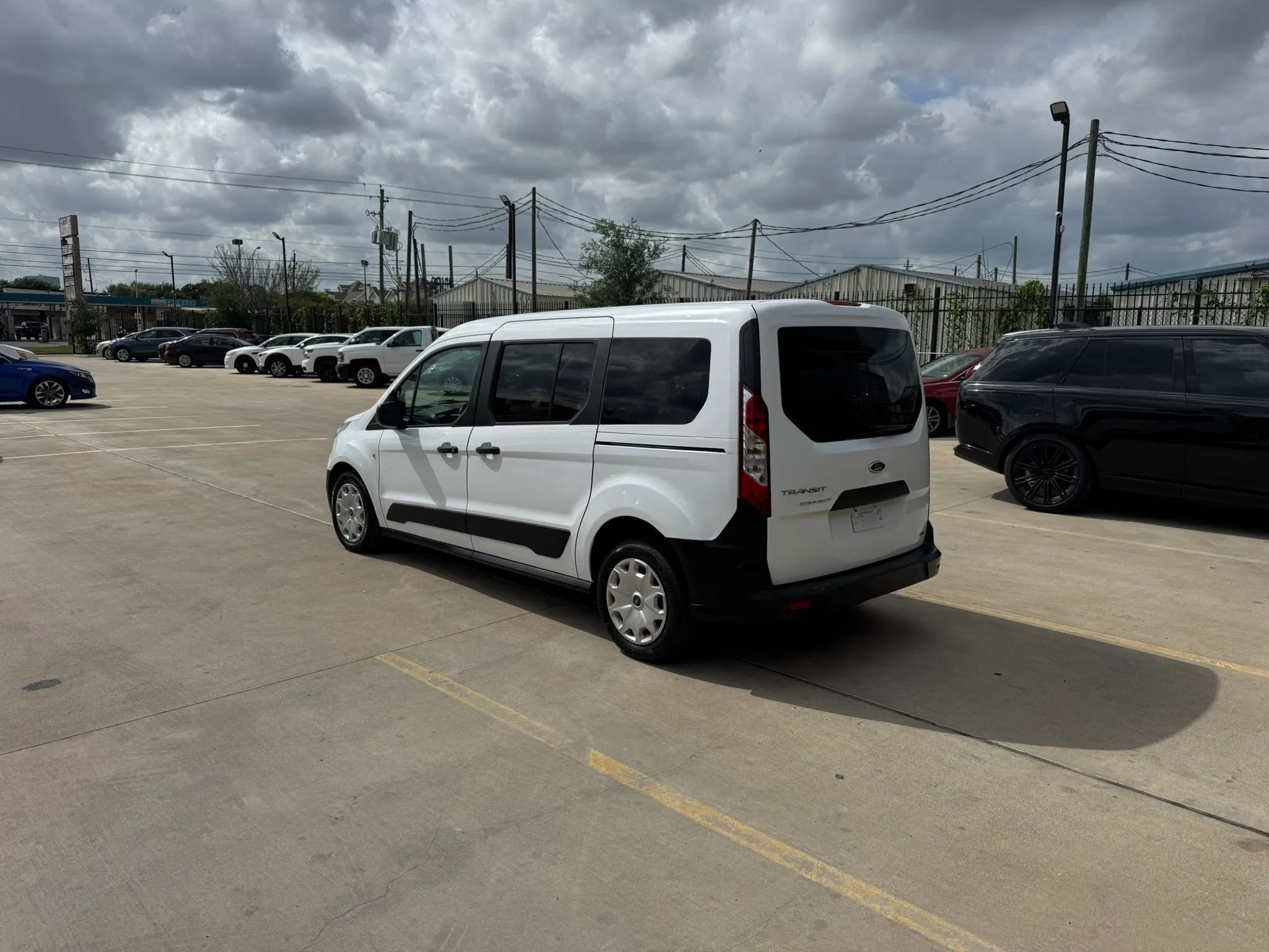 Used 2016 Ford Transit Connect XL FWD image 4