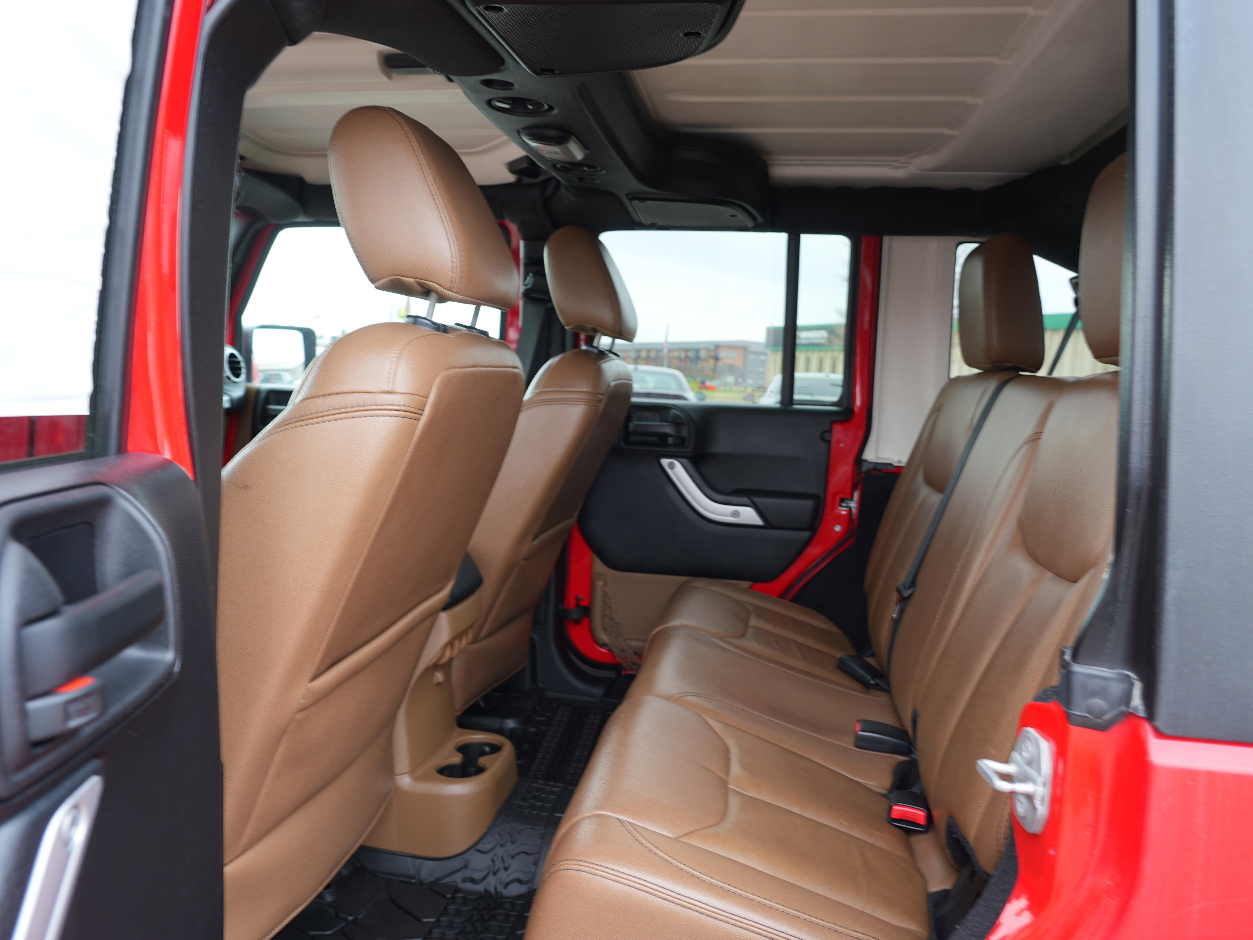 Used 2016 Jeep Wrangler Unlimited Sahara w/ Connectivity Group image 14