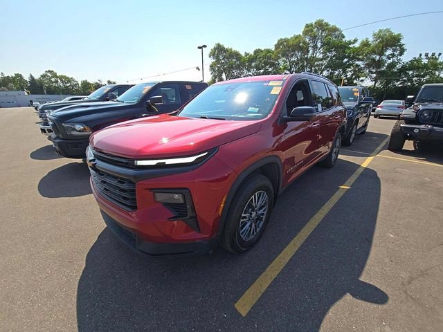 Used 2024 Chevrolet Traverse LT AWD/4WD image 9