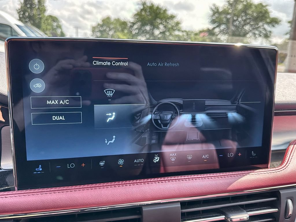 Certified 2025 Lincoln Corsair Reserve w/ Equipment Group 202A AWD/4WD image 17