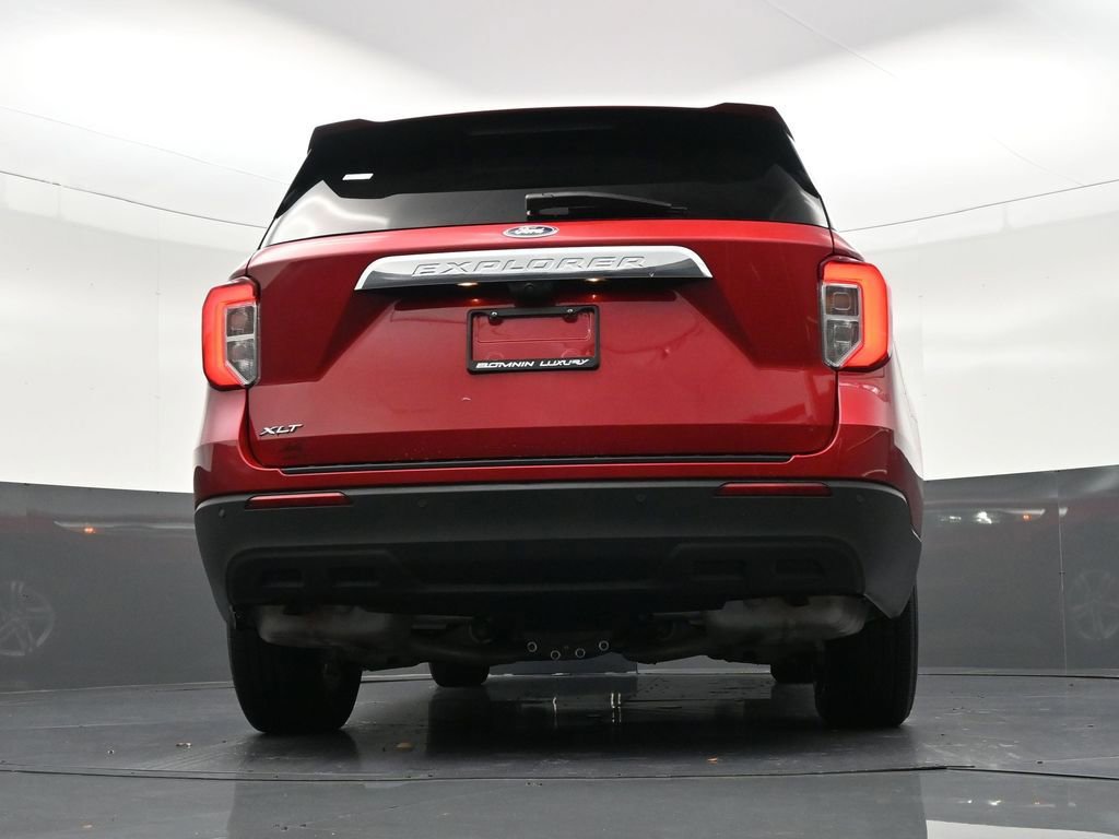 Used 2021 Ford Explorer XLT image 28