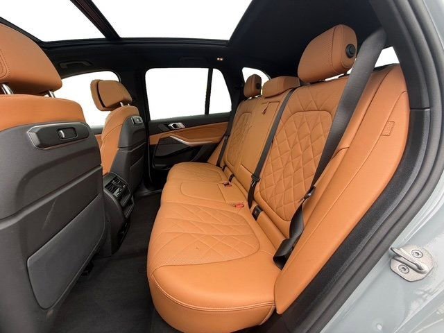 Used 2025 BMW X5 xDrive40i w/ M Sport Package image 21