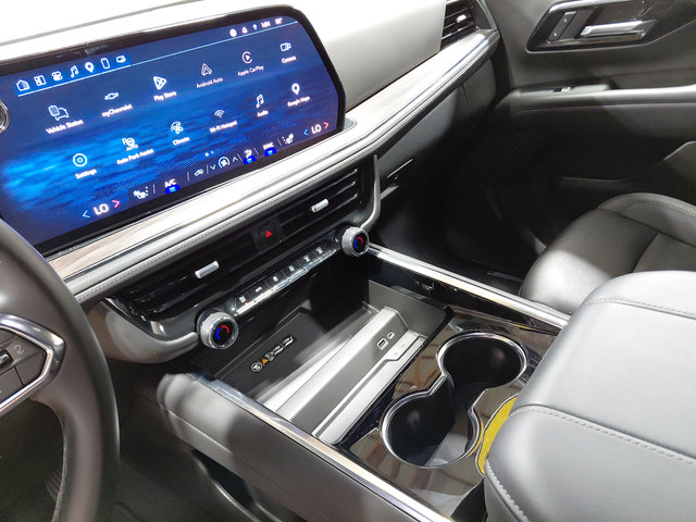 Certified 2025 Chevrolet Suburban Z71 AWD/4WD image 29