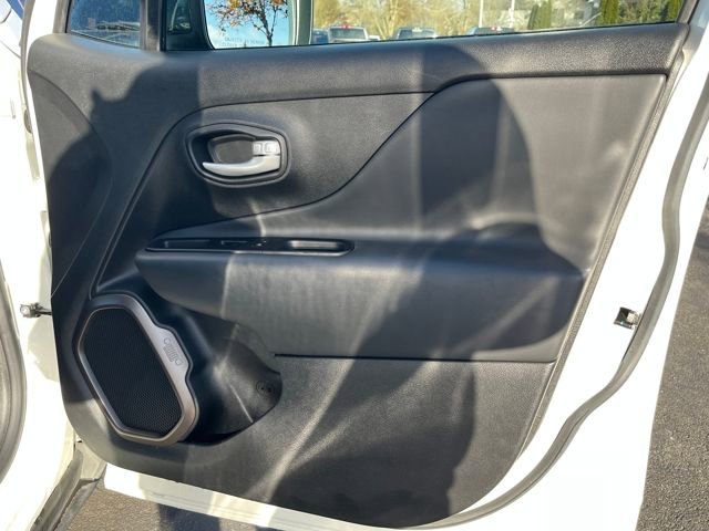 Used 2023 Jeep Renegade Latitude image 28