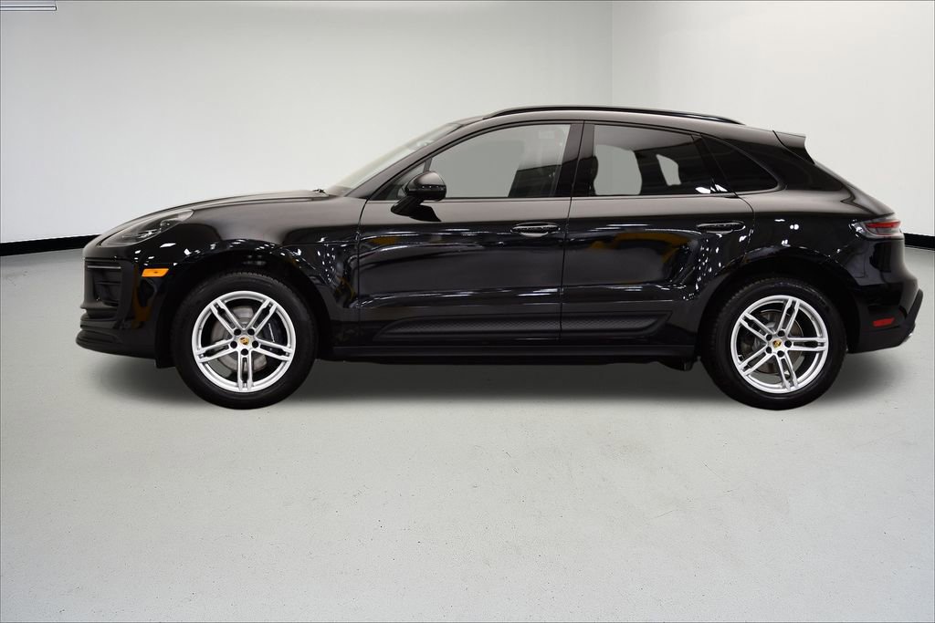 Used 2025 Porsche Macan image 2