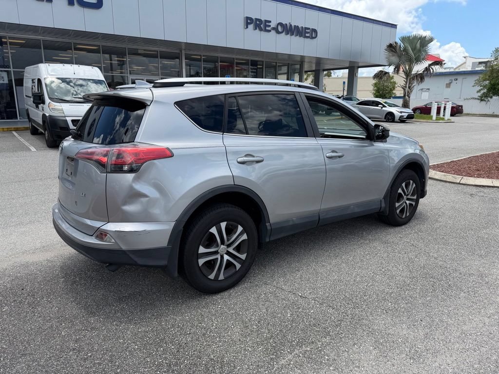 Used 2016 Toyota RAV4 LE FWD image 3