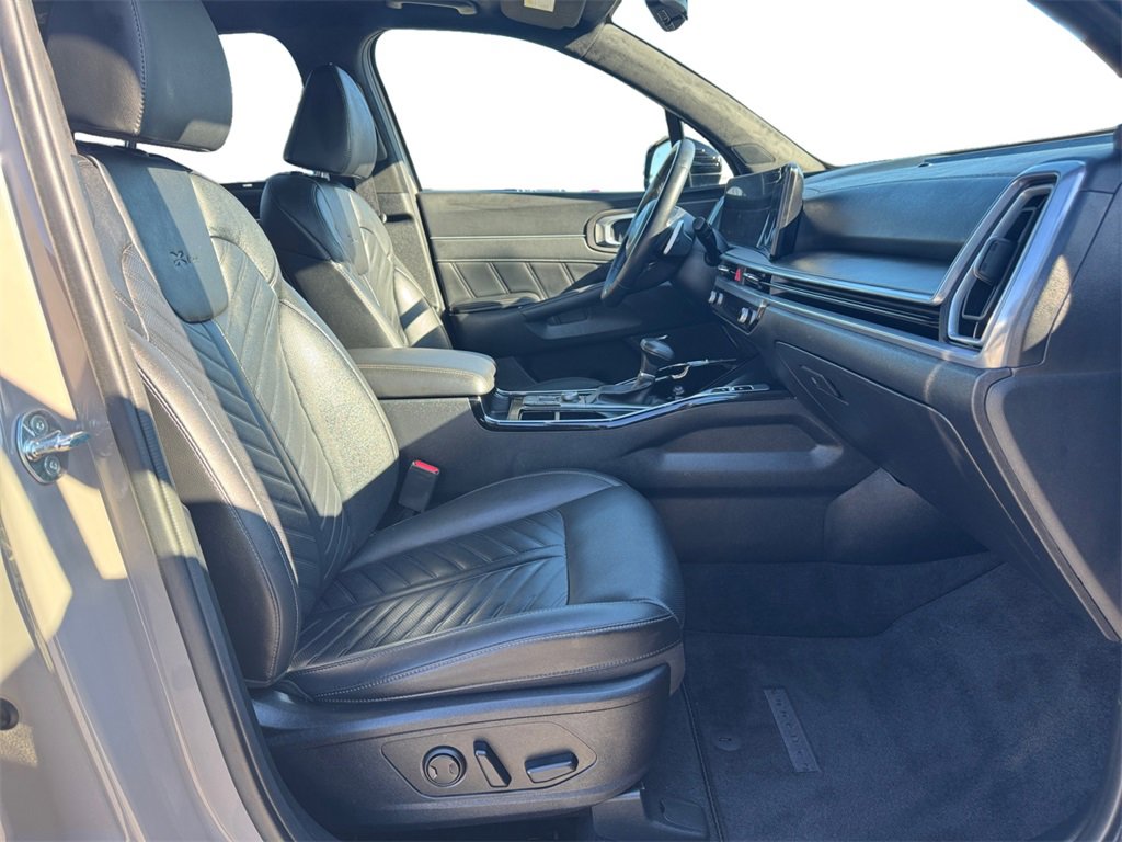 Used 2025 Kia Sorento SX Prestige image 15