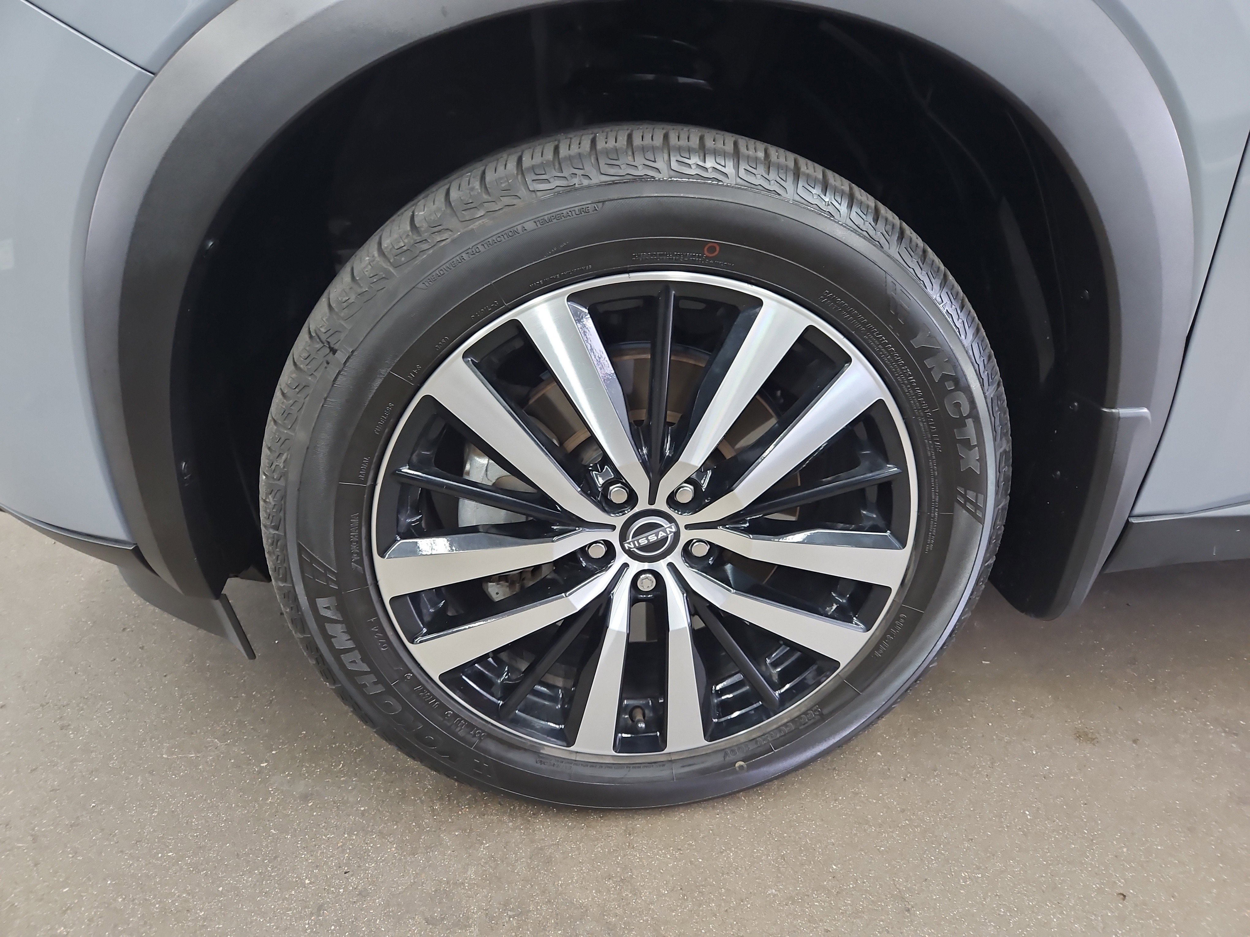 Used 2023 Nissan Pathfinder Platinum w/ Black Appearance Package image 22