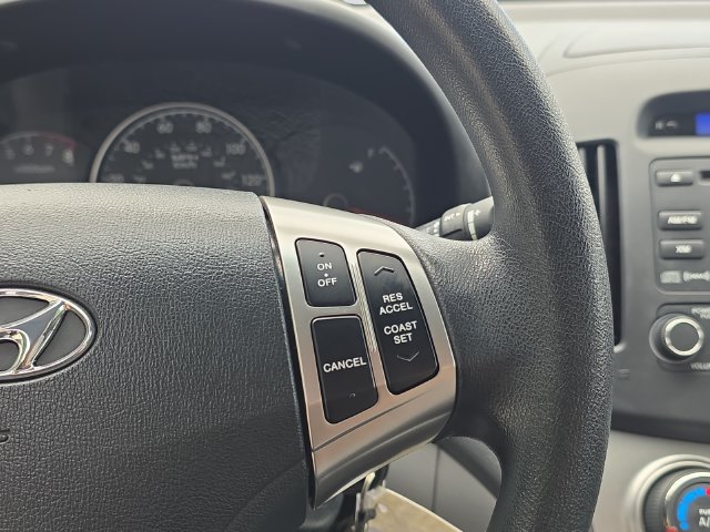 Used 2010 Hyundai Elantra GLS FWD image 19