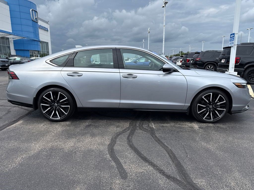 Certified 2023 Honda Accord Touring image 4