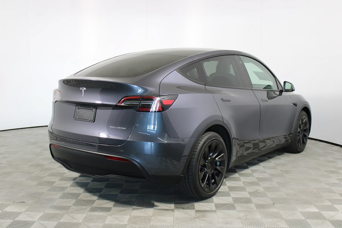 Used 2022 Tesla Model Y Long Range AWD/4WD image 31