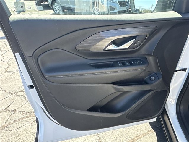 Used 2023 GMC Terrain SLE w/ Driver Convenience Package image 21