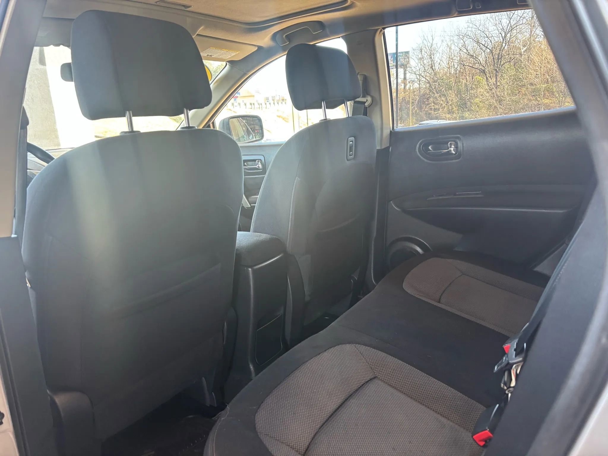 Used 2012 Nissan Rogue SV w/ Premium Pkg image 19