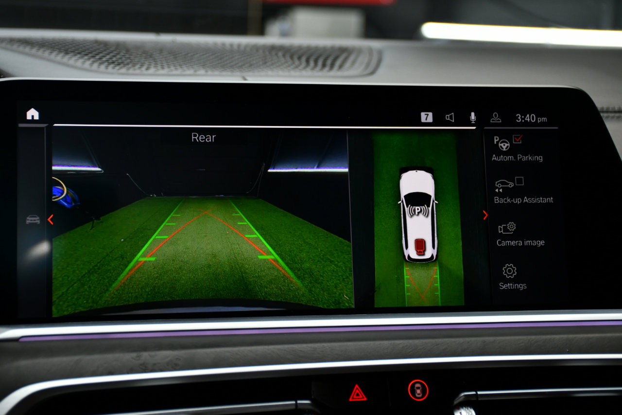 Used 2022 BMW X7 M50i w/ Executive Package image 59