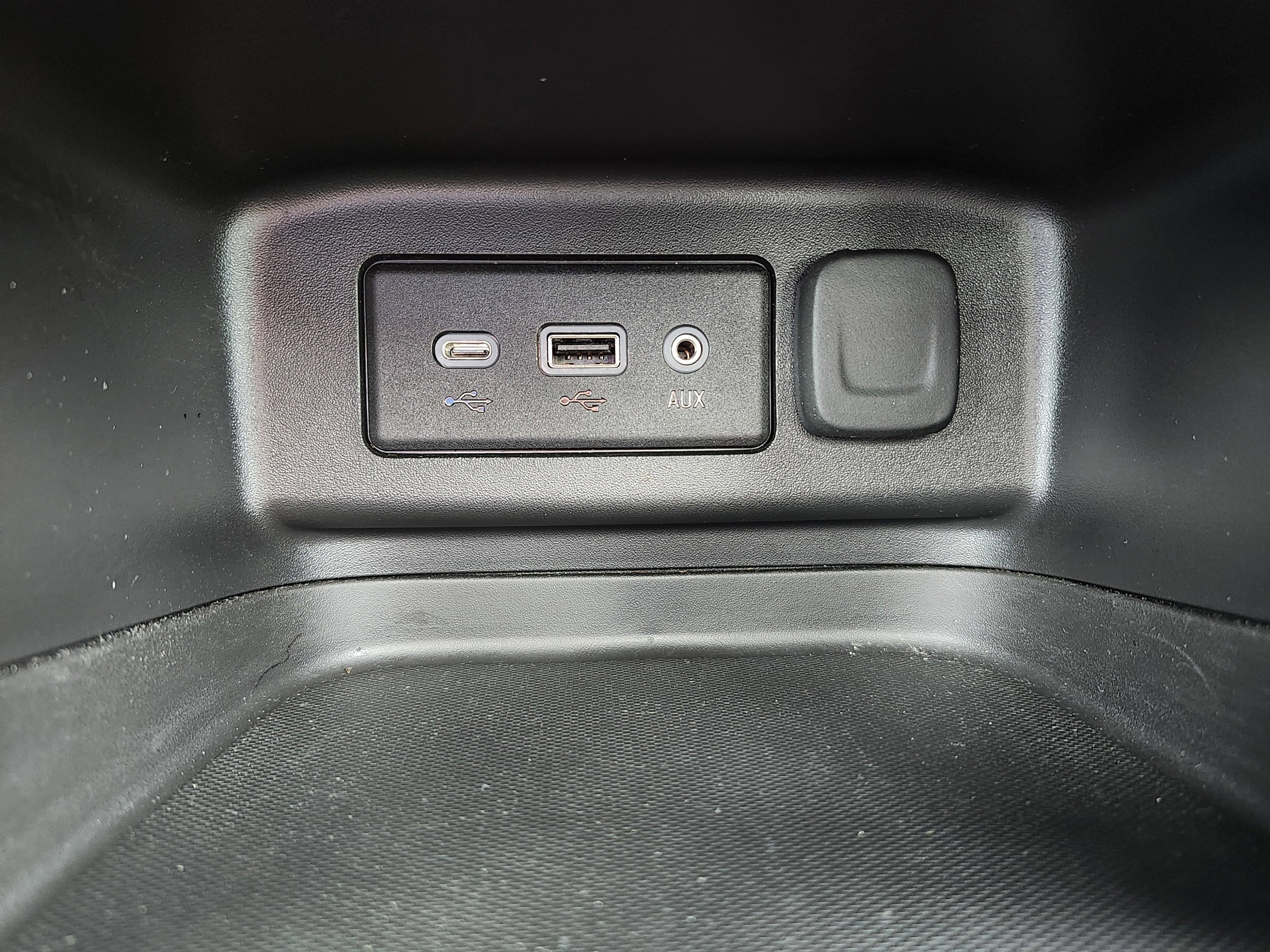 Used 2023 Chevrolet Equinox RS image 24