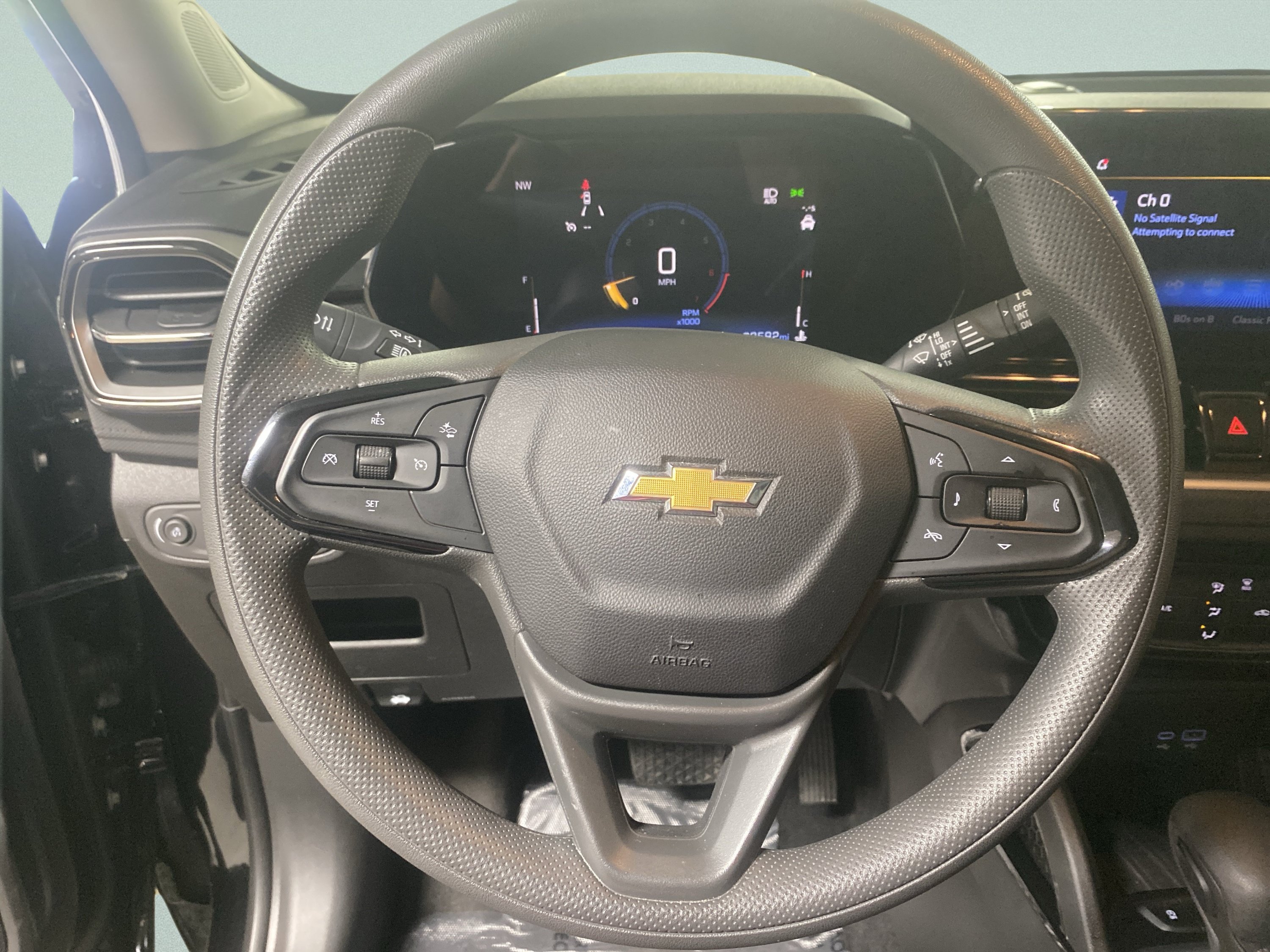 Used 2025 Chevrolet TrailBlazer LT AWD/4WD image 16