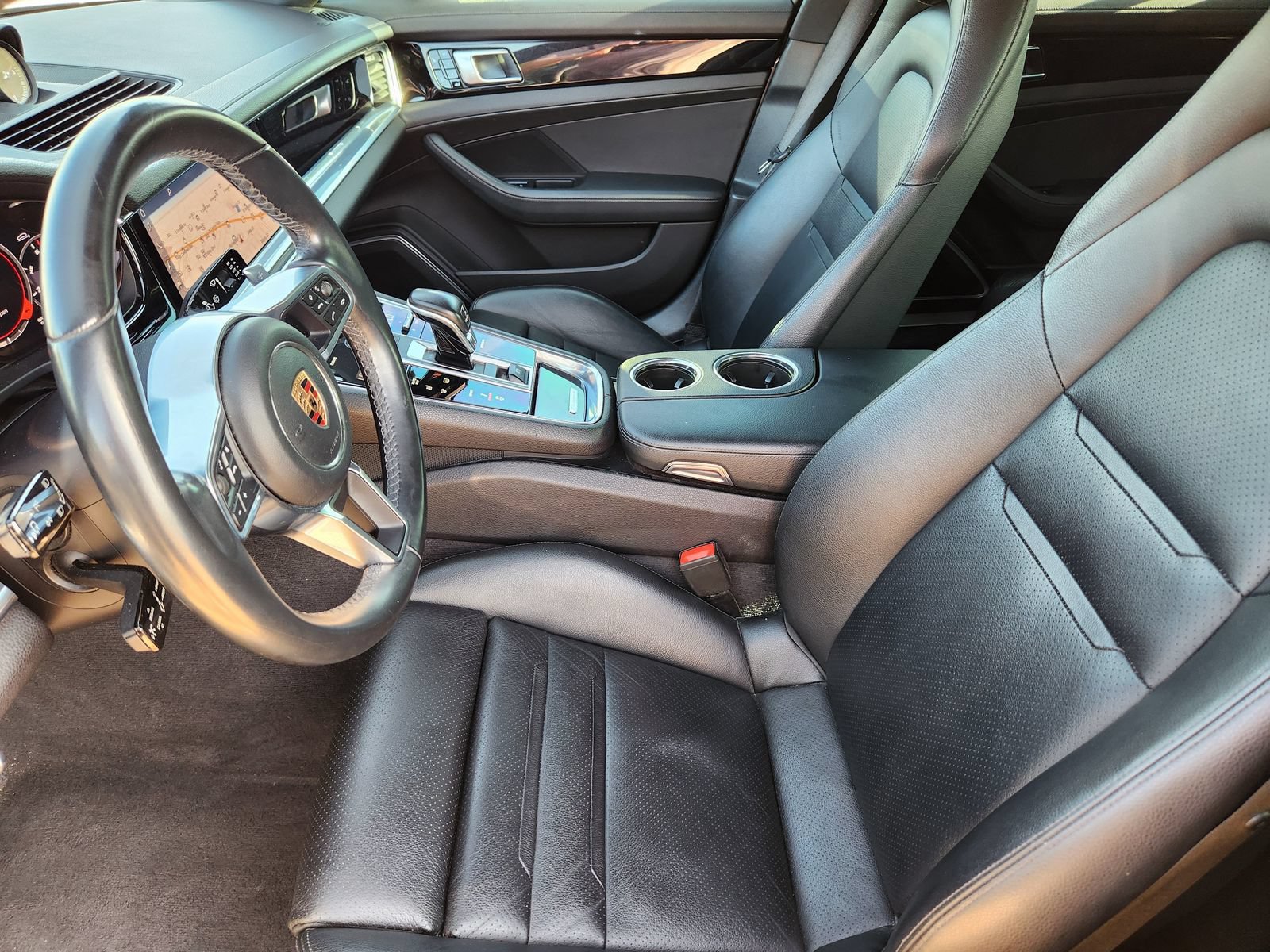 Used 2017 Porsche Panamera 4 AWD/4WD image 21