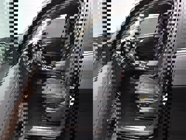 New 2026 Volkswagen Atlas SEL Premium R-Line image 9