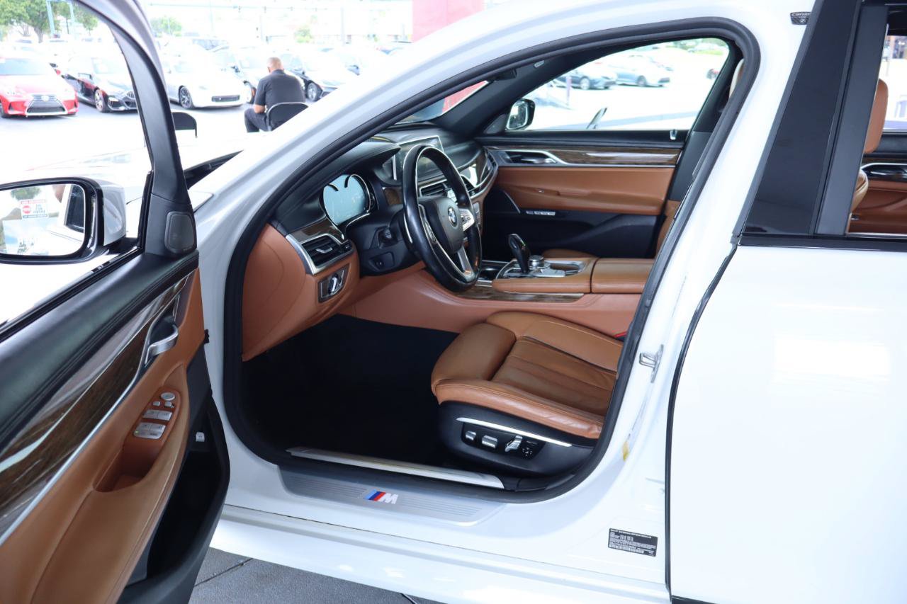 Used 2016 BMW 750i RWD image 14