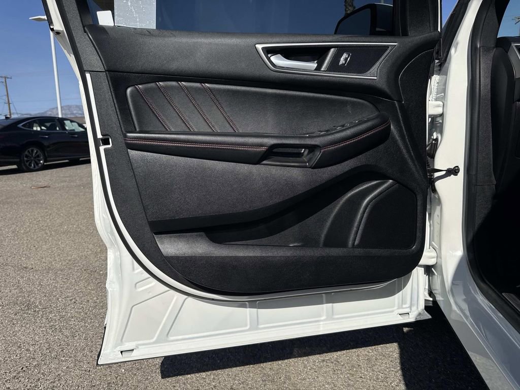 Certified 2022 Ford Edge ST-Line image 18