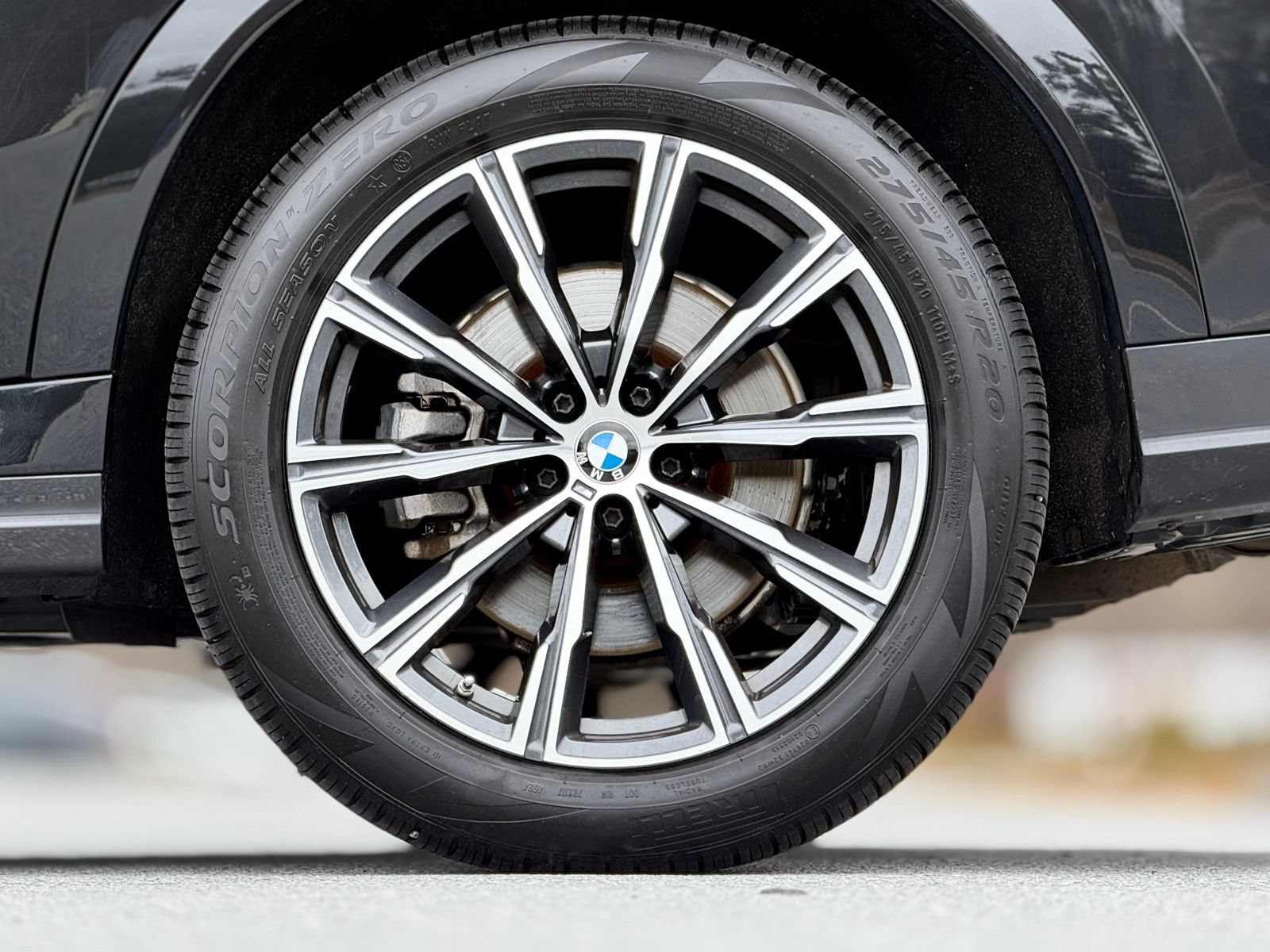 Used 2021 BMW X6 xDrive40i AWD/4WD image 18