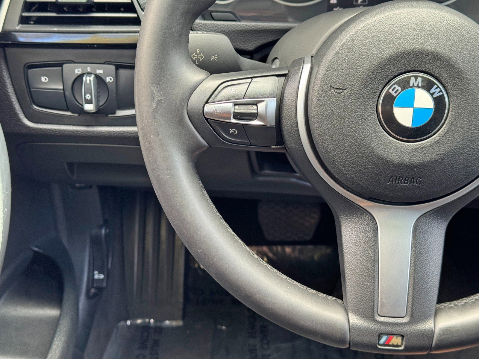 Used 2017 BMW 320i xDrive Sedan image 19