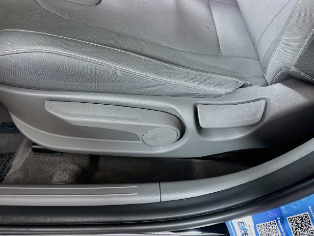 Used 2023 Hyundai Elantra SEL FWD image 13