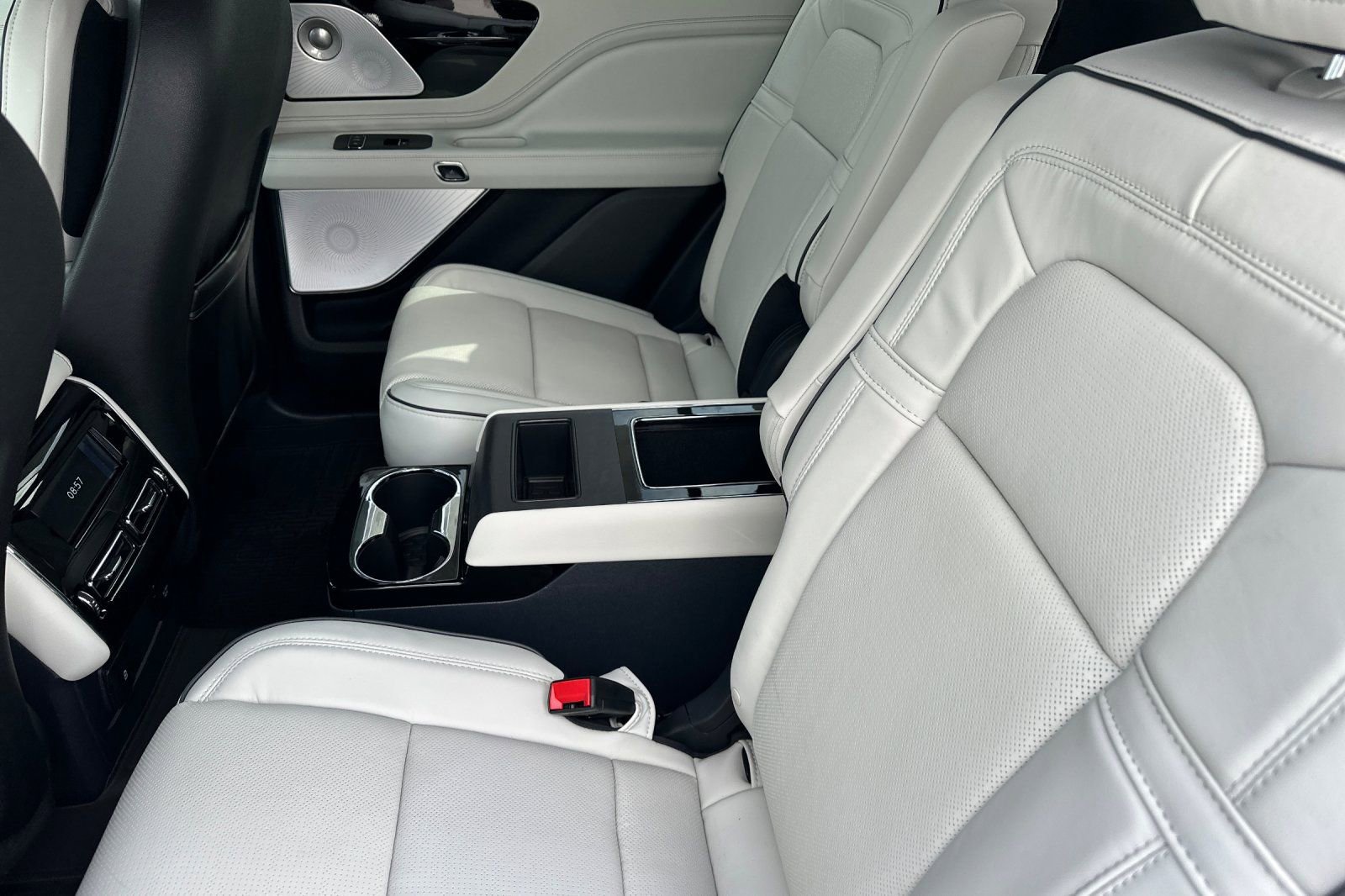 New 2026 Lincoln Aviator Black Label w/ Black Label Special Edition AWD/4WD image 11