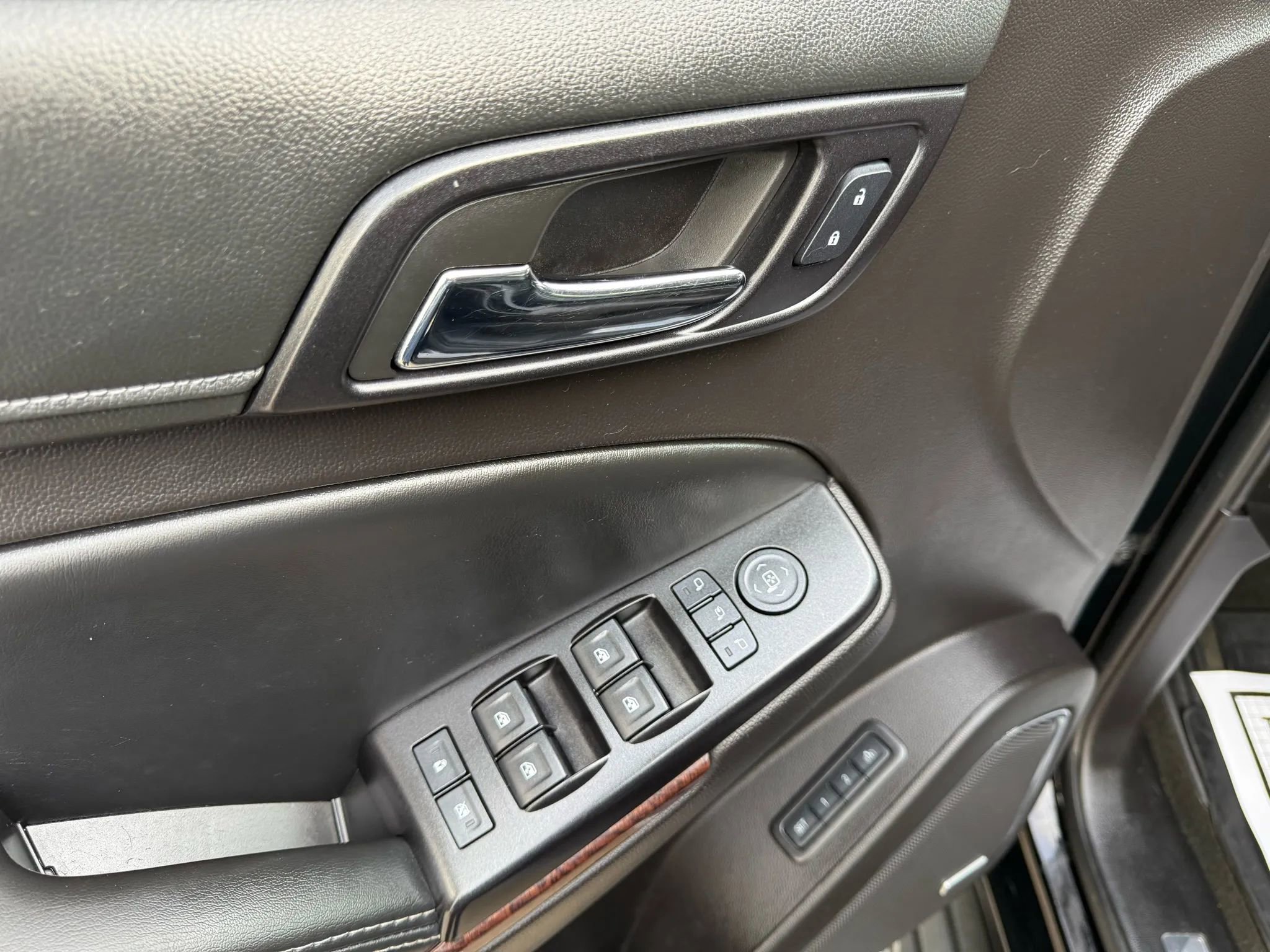 Used 2016 GMC Yukon SLT w/ Open Road Package image 22