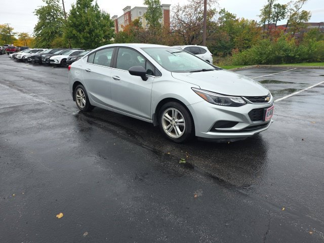 Used 2016 Chevrolet Cruze LT w/ Convenience Package FWD image 2
