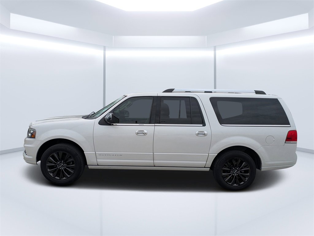 Used 2015 Lincoln Navigator L 4WD image 6